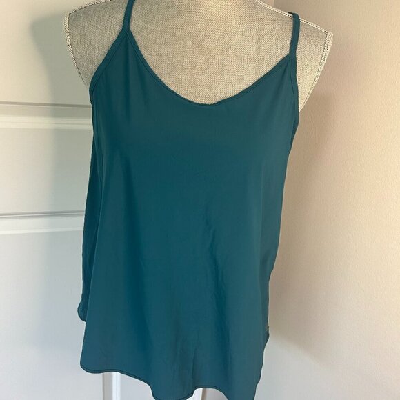 Under Armour Tops - Under Armour Heat Gear Teal Front / Mesh Back Tank Size M EUC